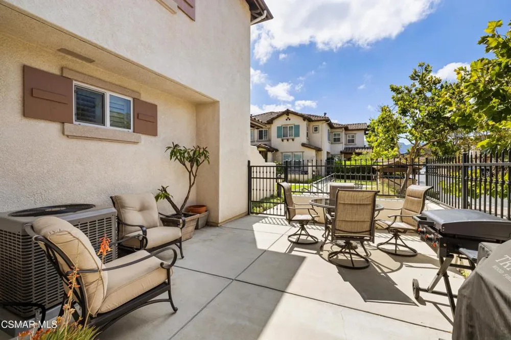 160 Via Katrina Newbury Park, CA 91320