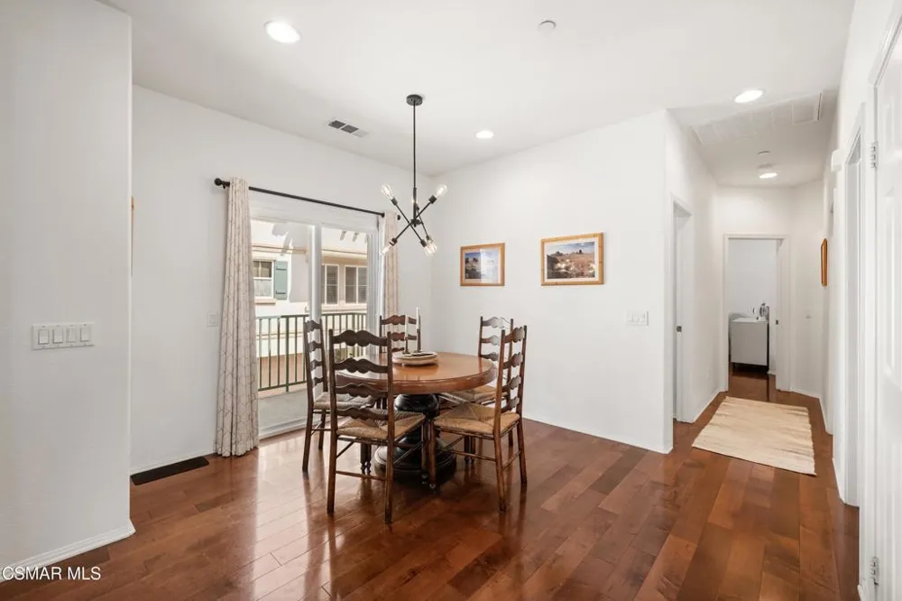 160 Via Katrina Newbury Park, CA 91320