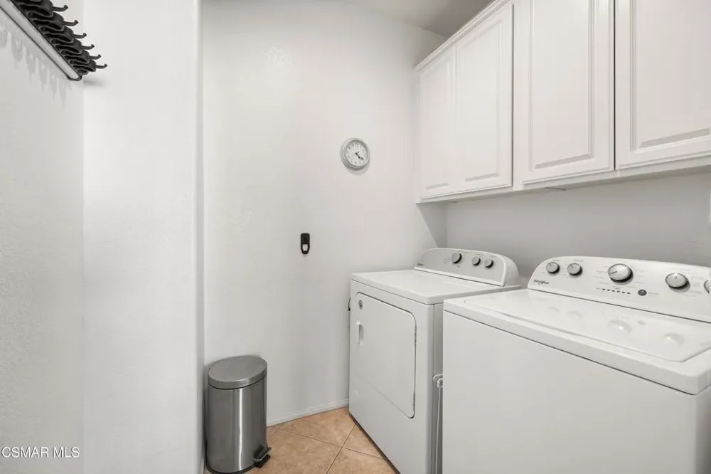 160 Via Katrina Newbury Park, CA 91320