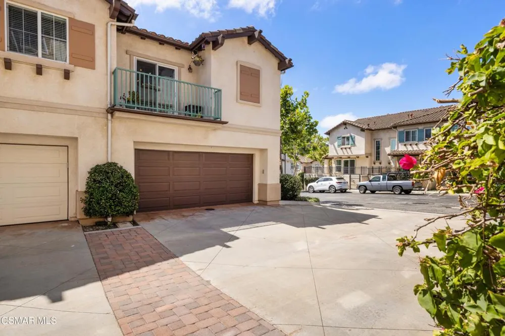 160 Via Katrina Newbury Park, CA 91320