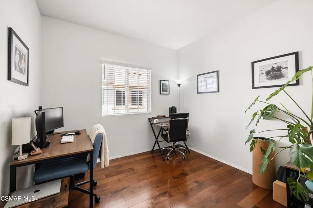 160 Via Katrina Newbury Park, CA 91320