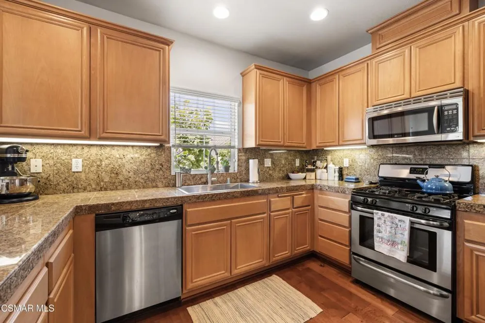 160 Via Katrina Newbury Park, CA 91320