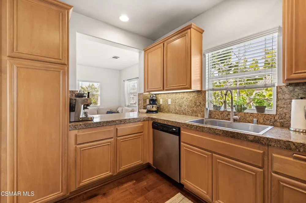 160 Via Katrina Newbury Park, CA 91320