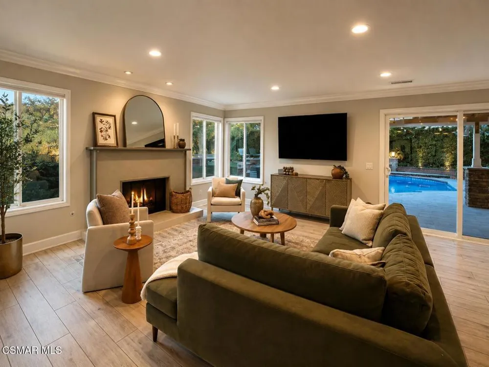 1312 Dubonnet Court Oak Park, CA 91377
