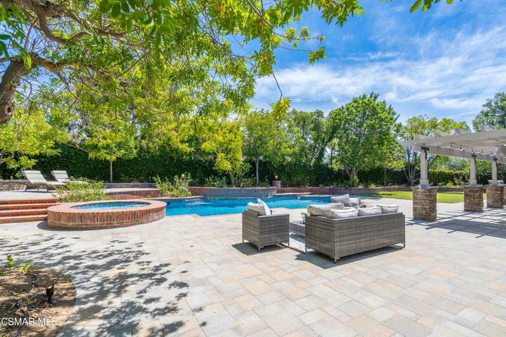 1312 Dubonnet Court Oak Park, CA 91377