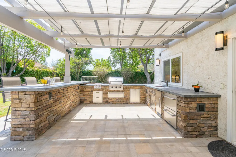 1312 Dubonnet Court Oak Park, CA 91377