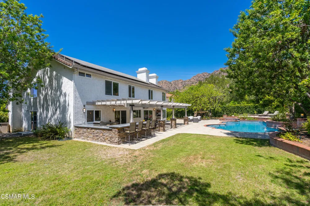 1312 Dubonnet Court Oak Park, CA 91377