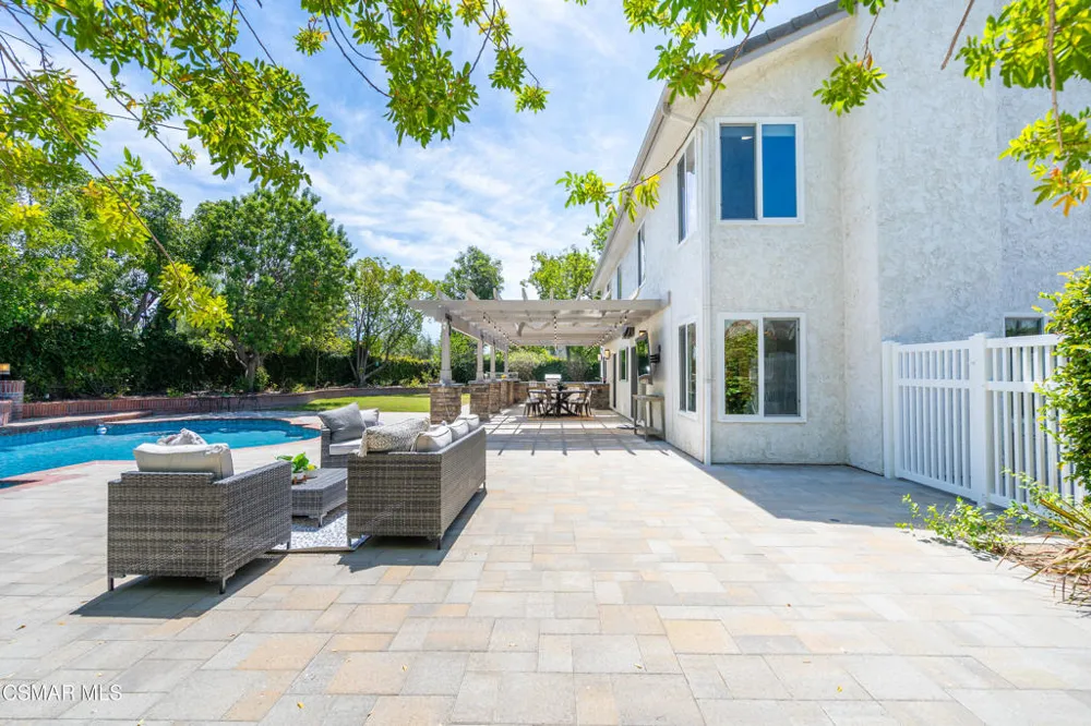 1312 Dubonnet Court Oak Park, CA 91377