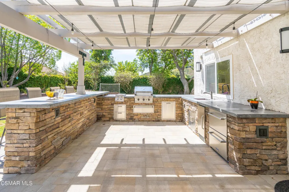 1312 Dubonnet Court Oak Park, CA 91377