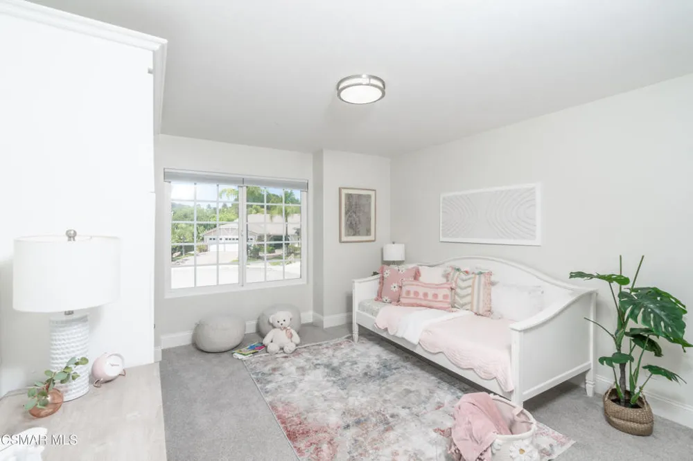 1312 Dubonnet Court Oak Park, CA 91377