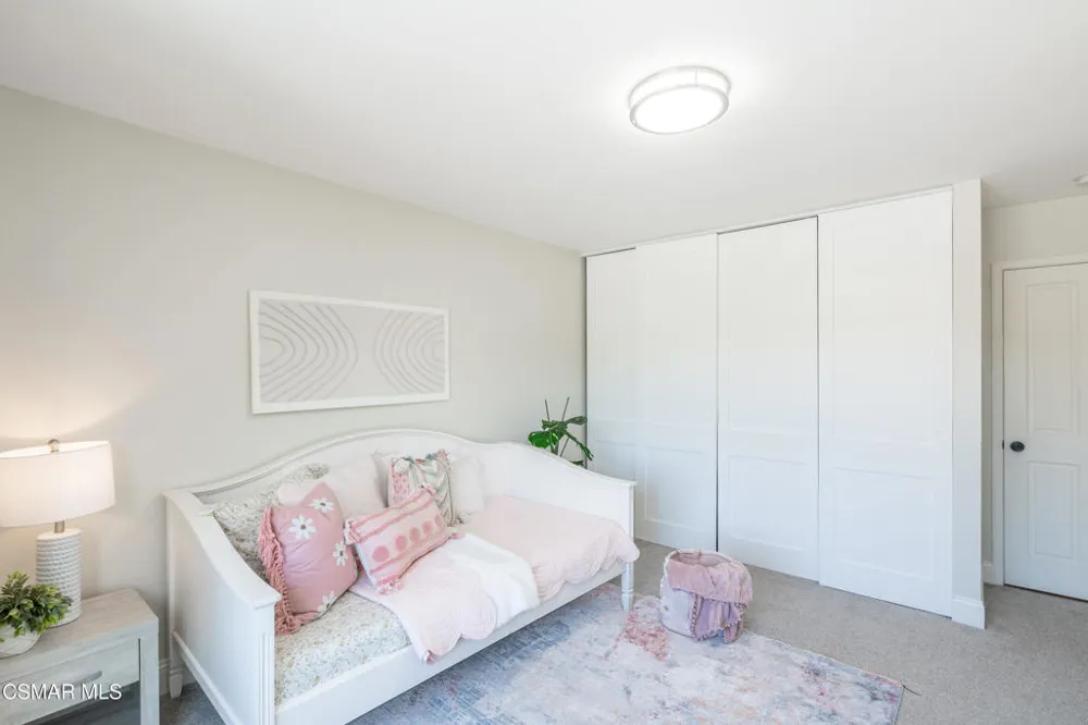 1312 Dubonnet Court Oak Park, CA 91377