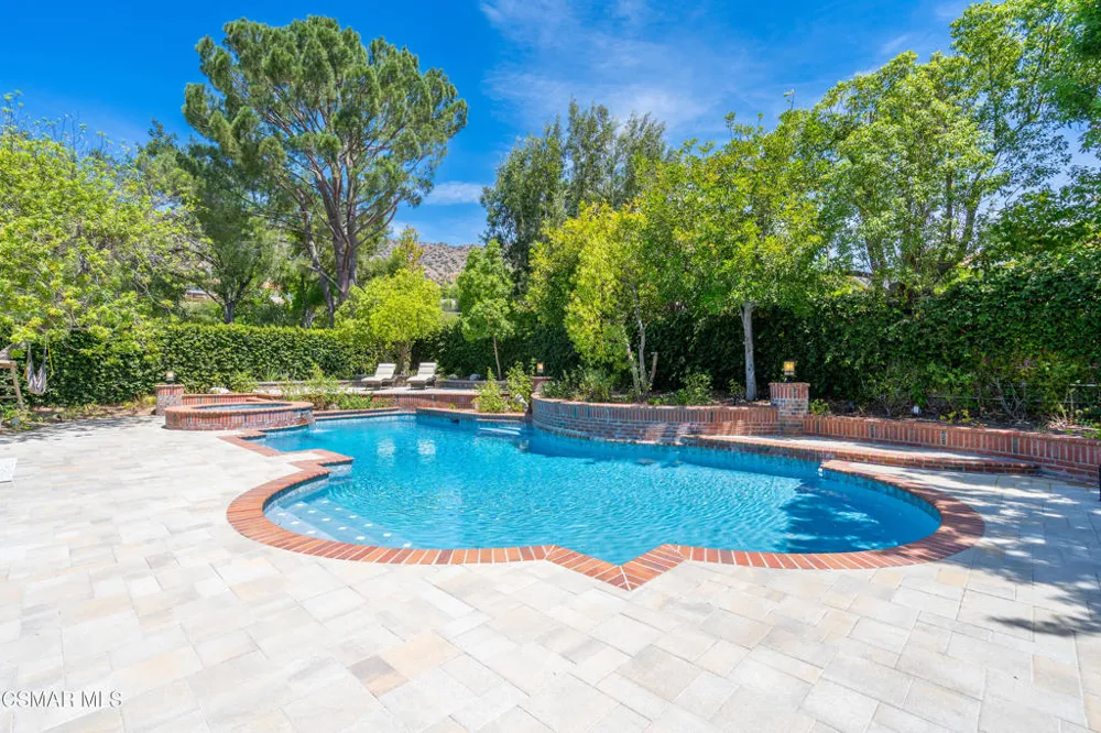 1312 Dubonnet Court Oak Park, CA 91377