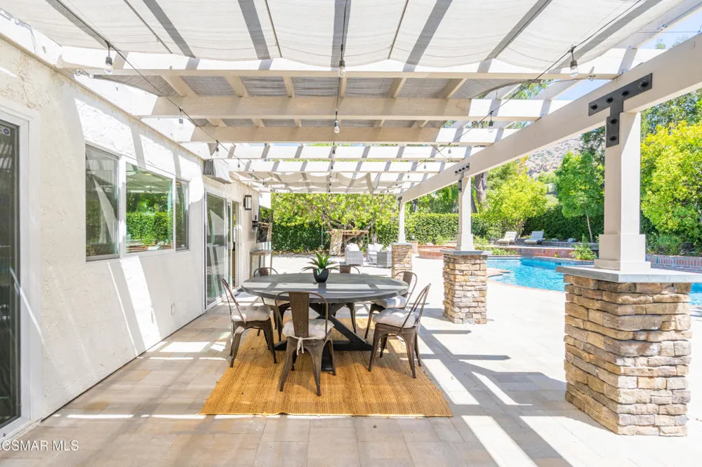 1312 Dubonnet Court Oak Park, CA 91377