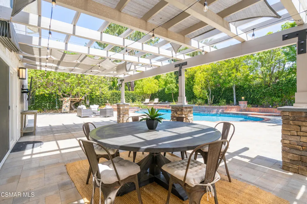 1312 Dubonnet Court Oak Park, CA 91377