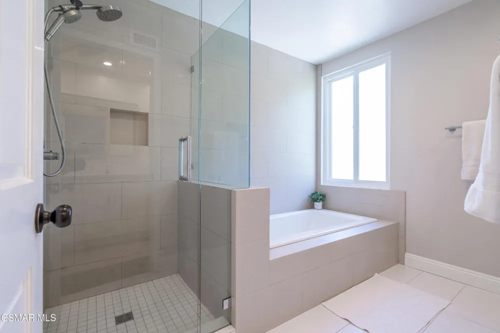 1312 Dubonnet Court Oak Park, CA 91377