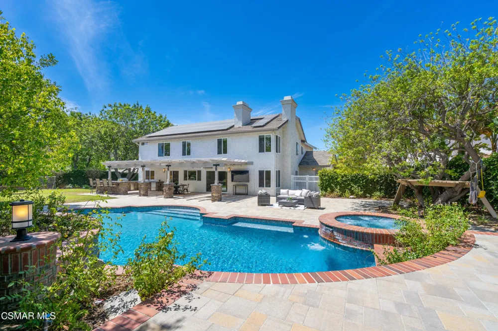 1312 Dubonnet Court Oak Park, CA 91377
