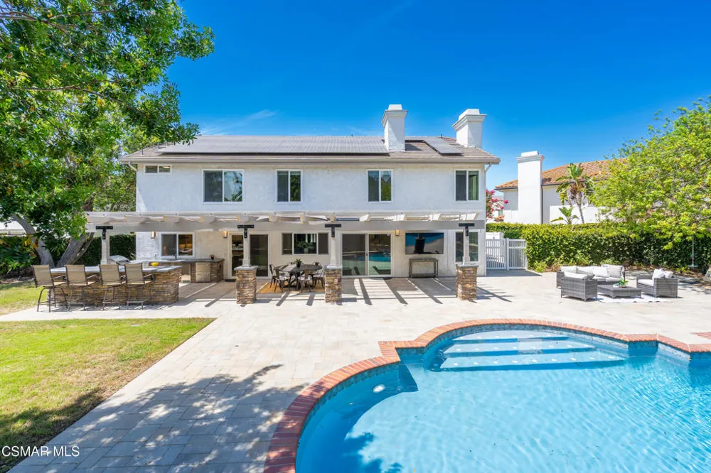 1312 Dubonnet Court Oak Park, CA 91377