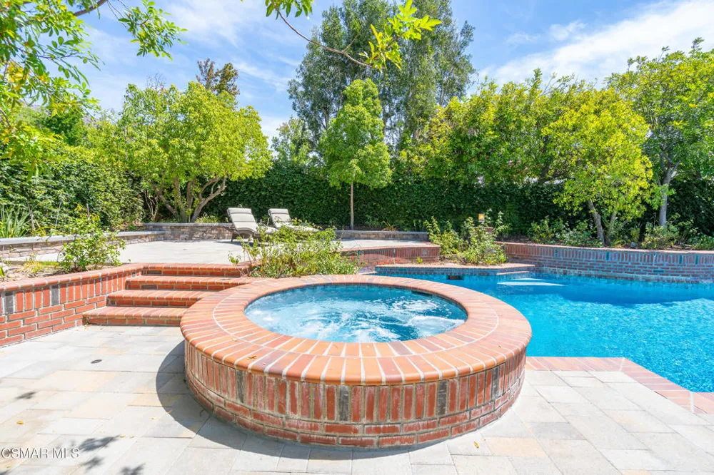 1312 Dubonnet Court Oak Park, CA 91377