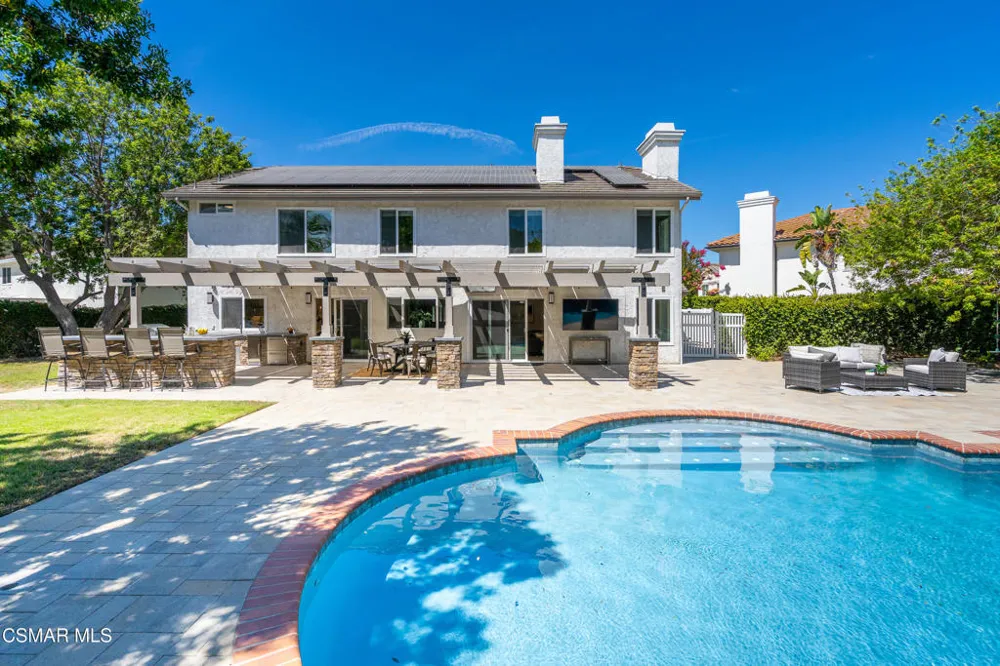 1312 Dubonnet Court Oak Park, CA 91377
