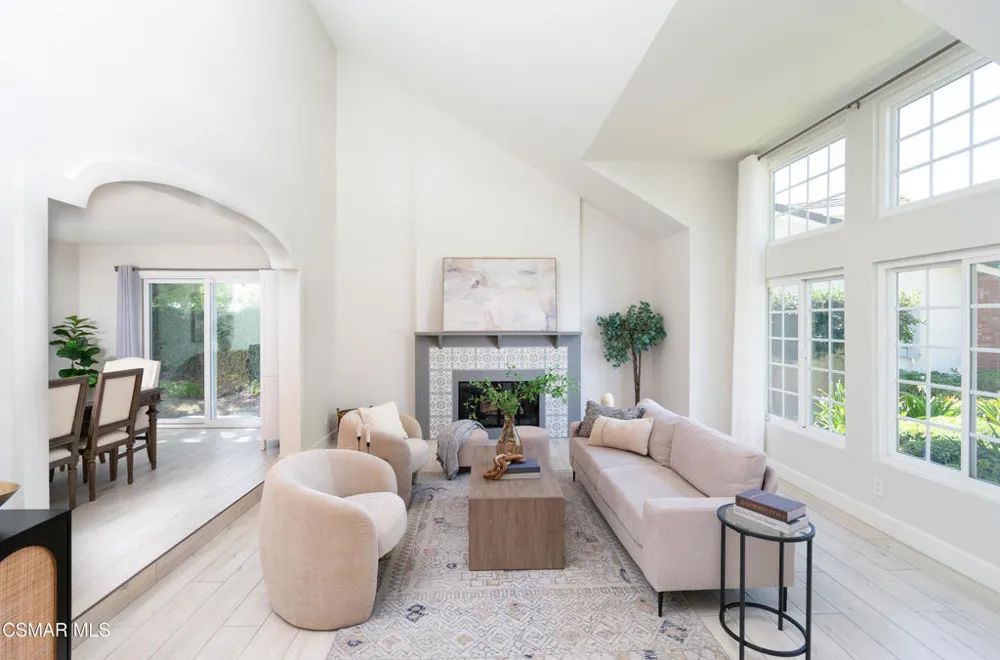 1312 Dubonnet Court Oak Park, CA 91377