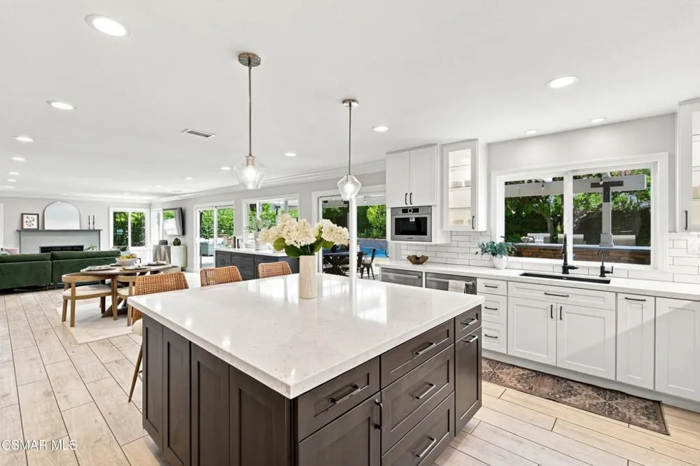 1312 Dubonnet Court Oak Park, CA 91377