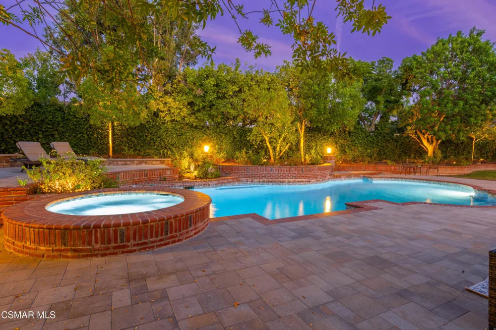 1312 Dubonnet Court Oak Park, CA 91377