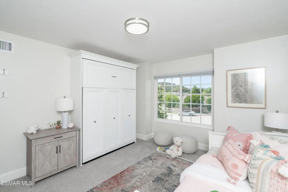 1312 Dubonnet Court Oak Park, CA 91377