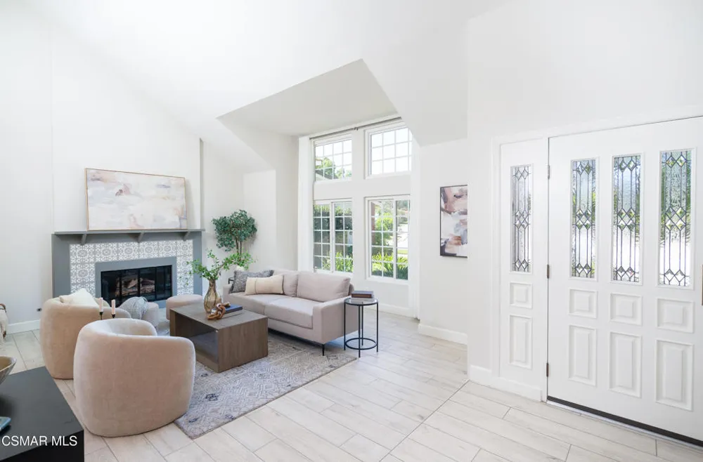 1312 Dubonnet Court Oak Park, CA 91377