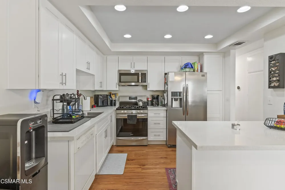 166 Heather Ridge Avenue Newbury Park, CA 91320