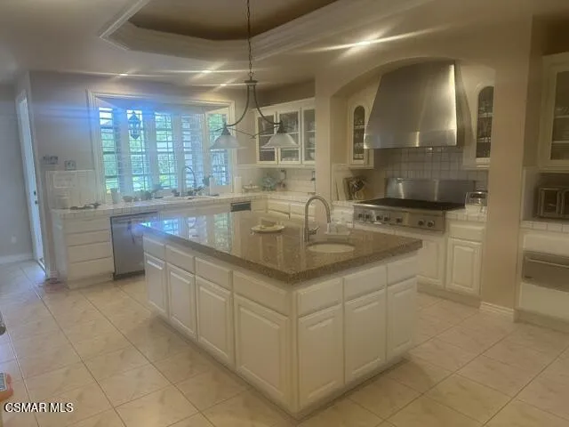 4006 Hunt Club Court Agoura Hills, CA 91301