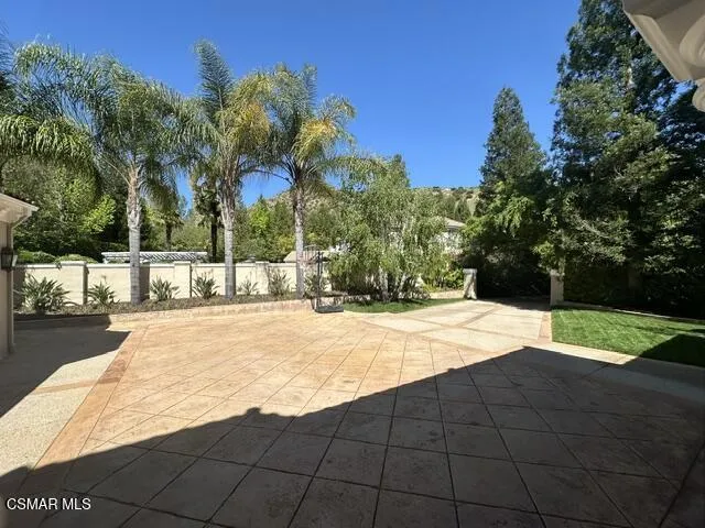 4006 Hunt Club Court Agoura Hills, CA 91301