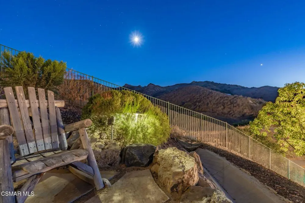 728 Rustic Hills Drive Simi Valley, CA 93065