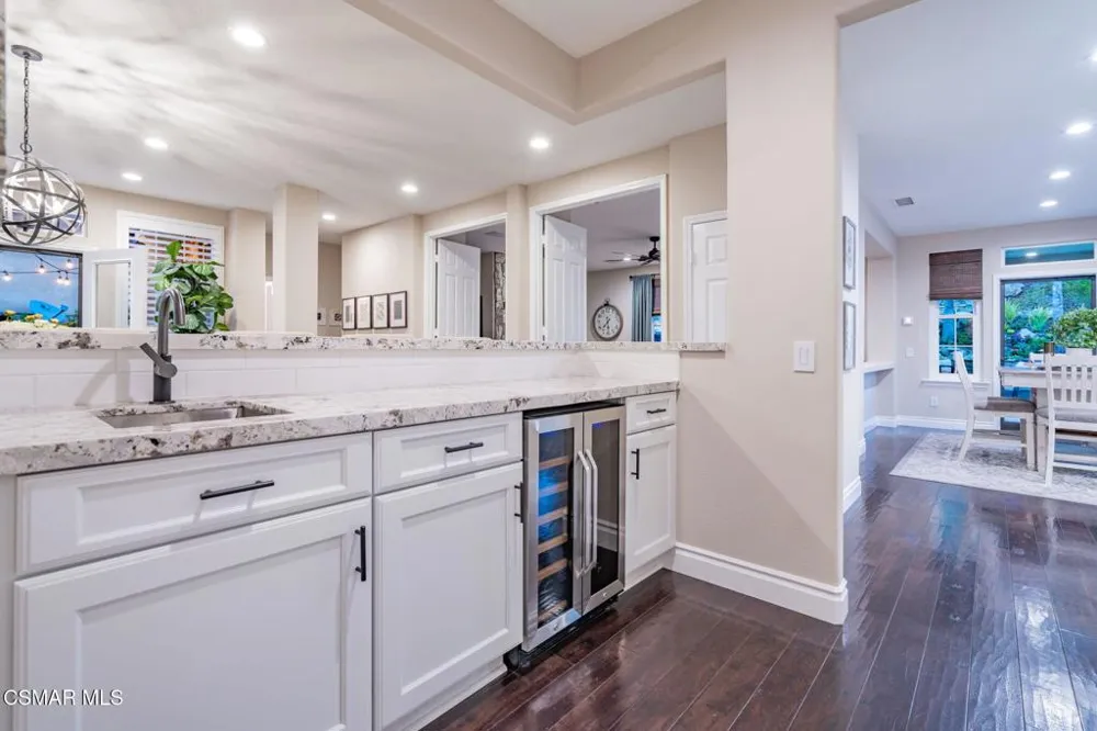 728 Rustic Hills Drive Simi Valley, CA 93065