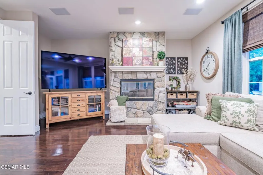 728 Rustic Hills Drive Simi Valley, CA 93065