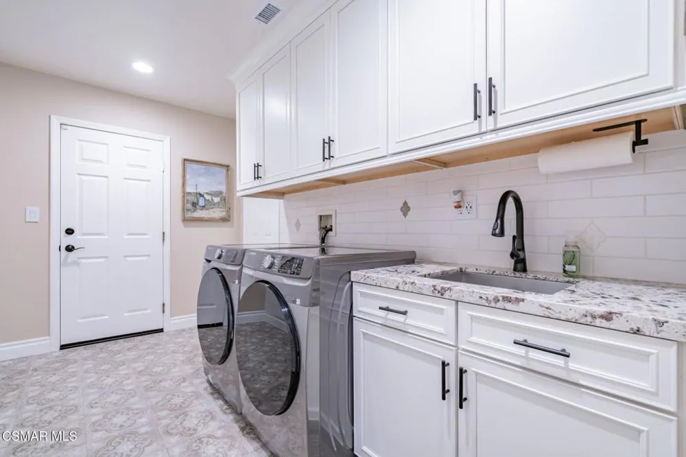 728 Rustic Hills Drive Simi Valley, CA 93065