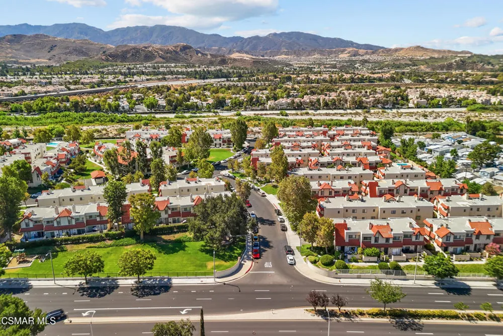 27656 Ironstone Drive #5 Canyon Country, CA 91387