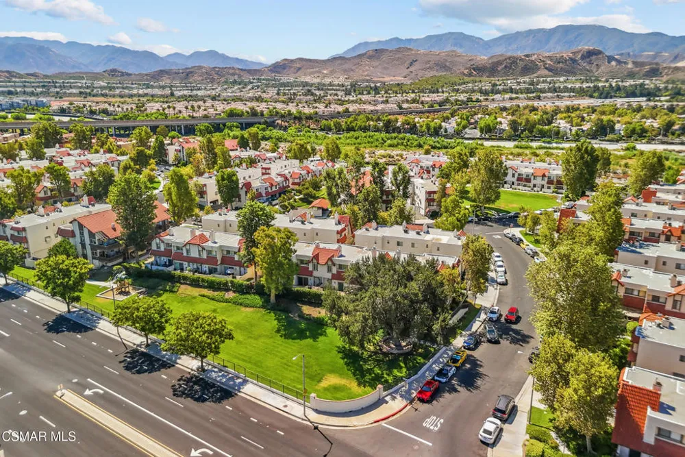 27656 Ironstone Drive #5 Canyon Country, CA 91387
