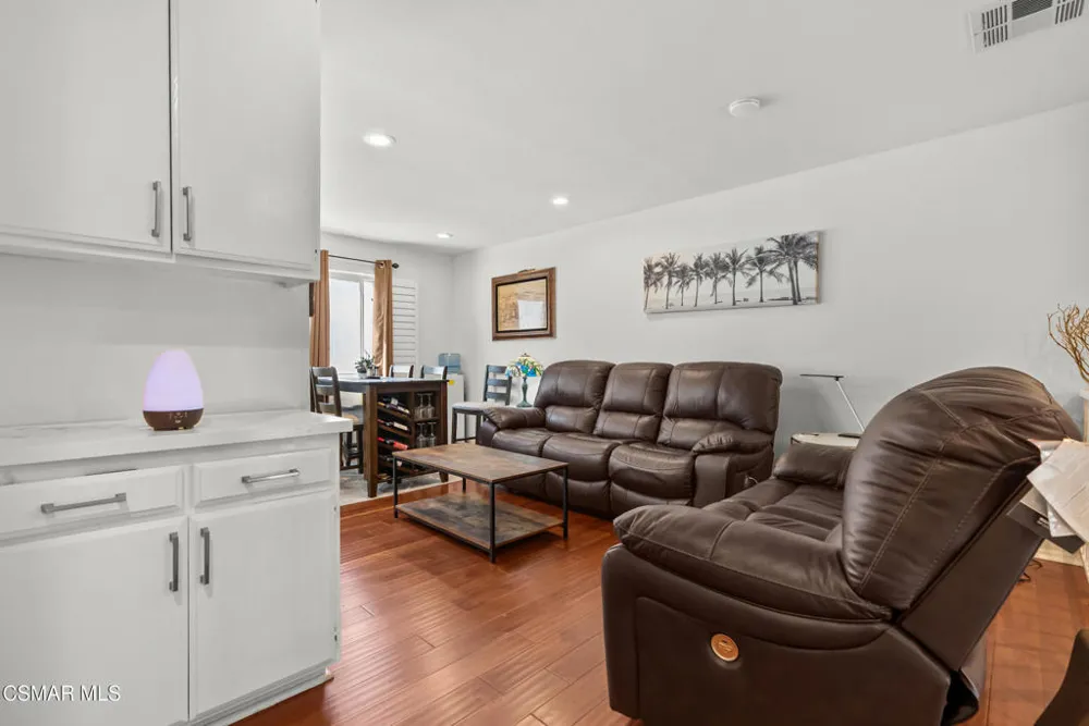 27656 Ironstone Drive #5 Canyon Country, CA 91387