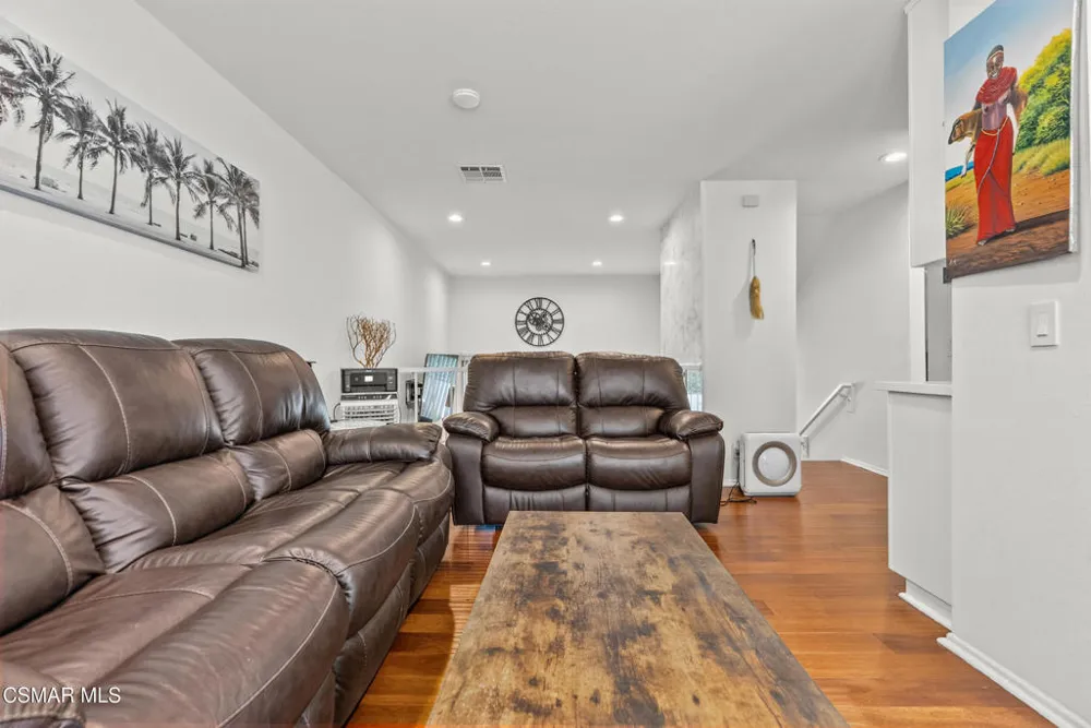 27656 Ironstone Drive #5 Canyon Country, CA 91387