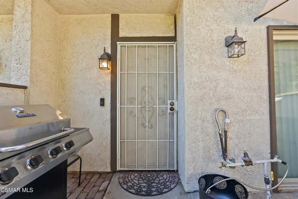 27656 Ironstone Drive #5 Canyon Country, CA 91387