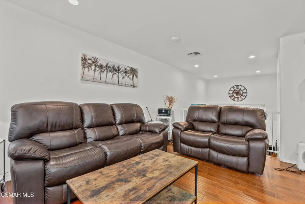 27656 Ironstone Drive #5 Canyon Country, CA 91387