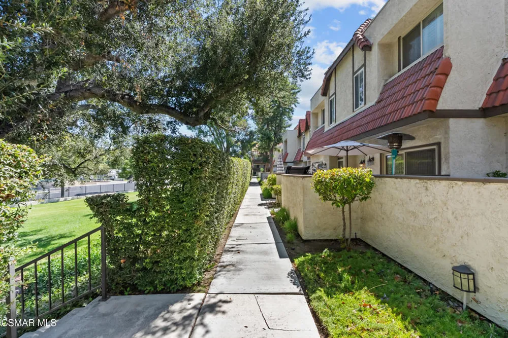27656 Ironstone Drive #5 Canyon Country, CA 91387