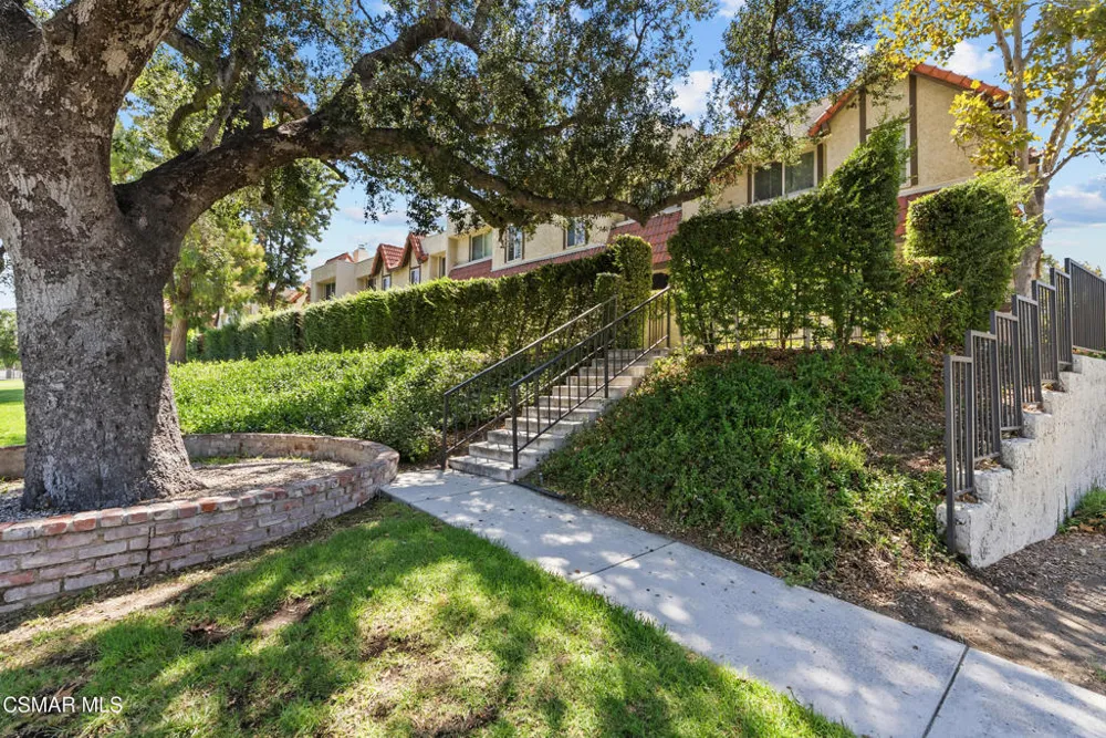 27656 Ironstone Drive #5 Canyon Country, CA 91387