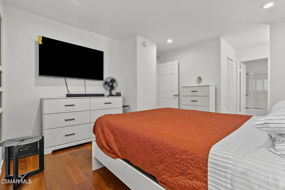 27656 Ironstone Drive #5 Canyon Country, CA 91387