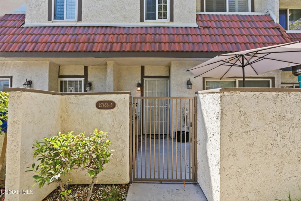 27656 Ironstone Drive #5 Canyon Country, CA 91387