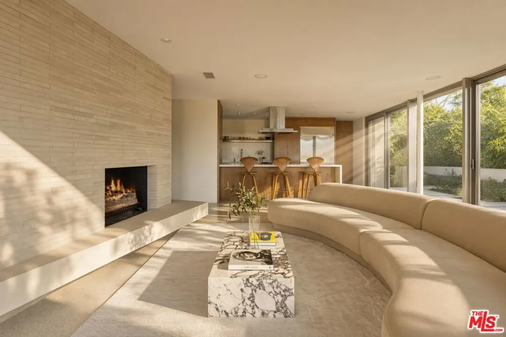 3201 Oakley Drive Los Angeles, CA 90068