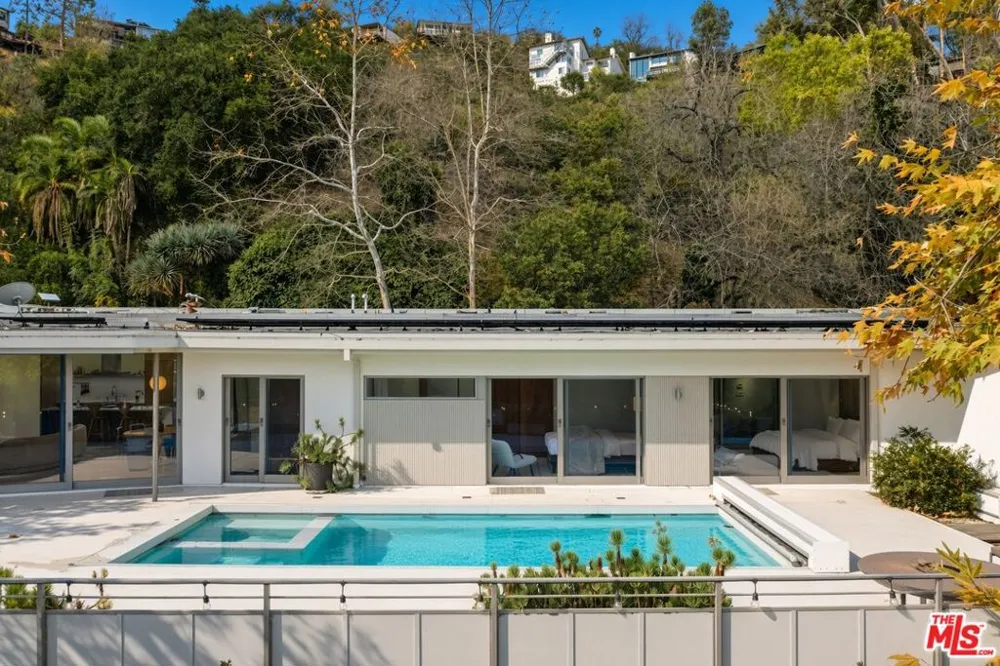 3201 Oakley Drive Los Angeles, CA 90068