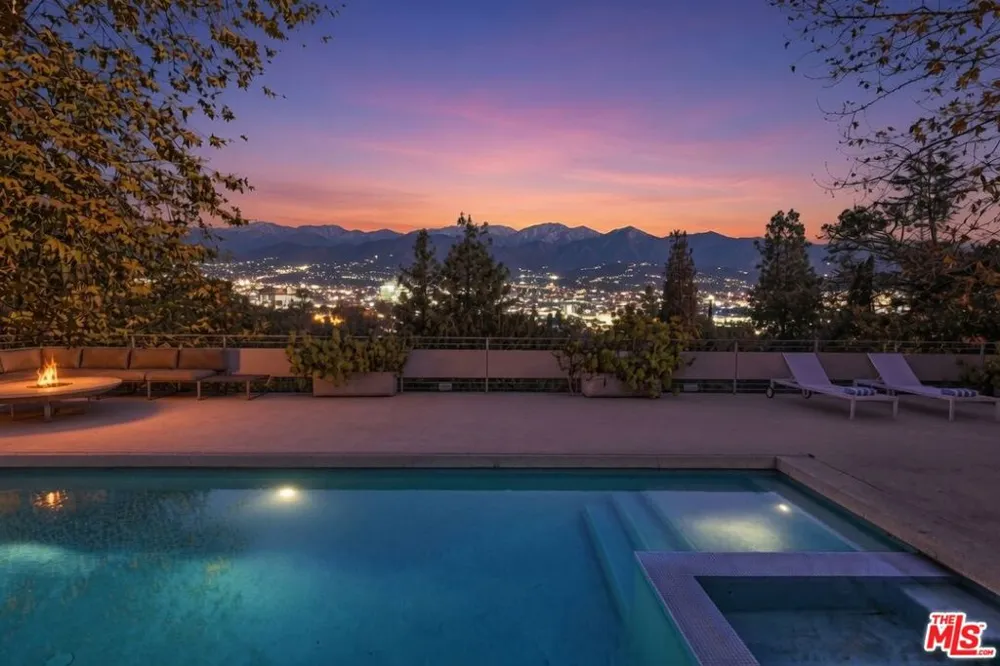 3201 Oakley Drive Los Angeles, CA 90068