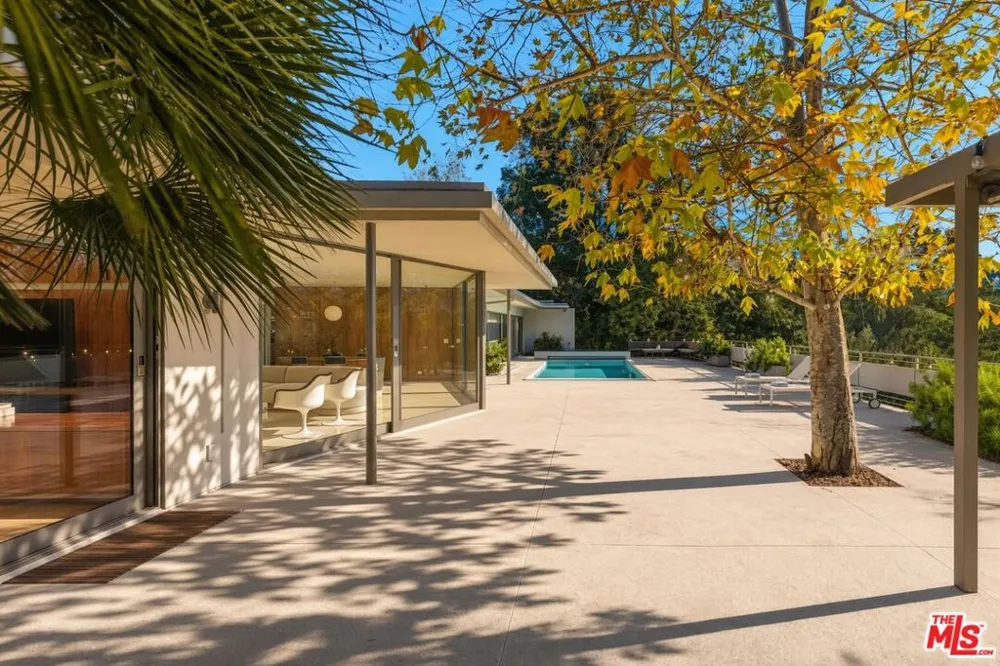 3201 Oakley Drive Los Angeles, CA 90068