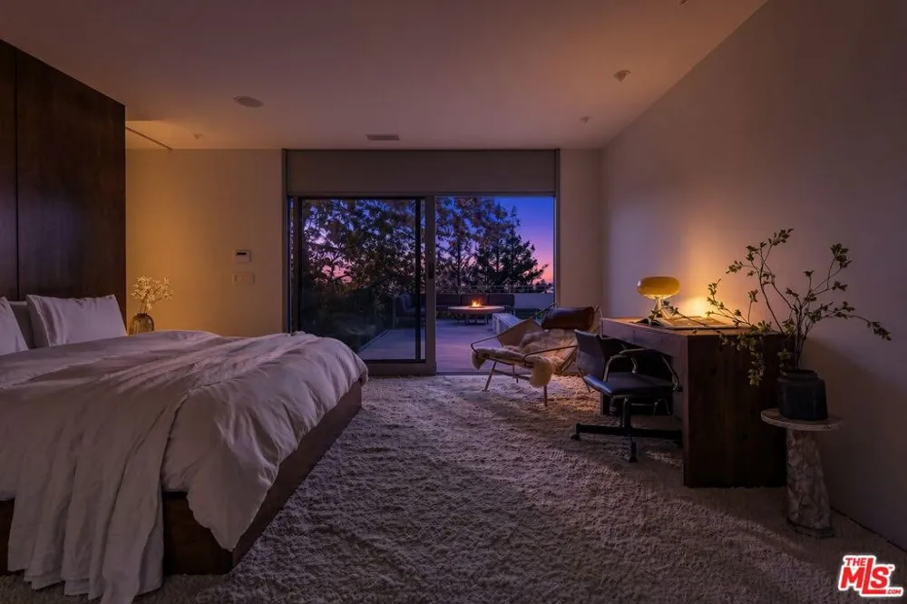 3201 Oakley Drive Los Angeles, CA 90068